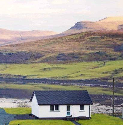 Almondbank Cottage - 2 Bedrooms, 8 miles from Portree