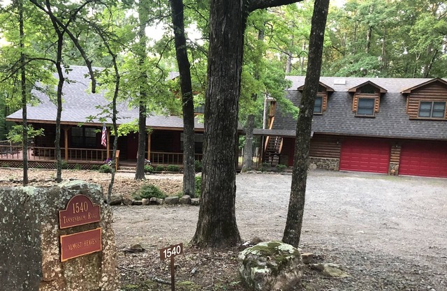 ¡Casi el cielo es una verdadera cabaña de troncos "Honest Abe" en Tannenbaum Resort!