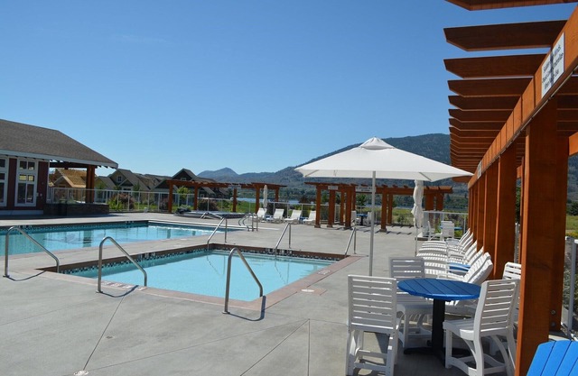 Disfruta del sol, la arena, el agua y el vino en Sandpiper Beach House, en el lago más cálido de Canadá
