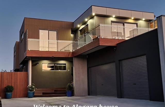 Alogara House, Modern, 6 bedrooms with hot tub and views