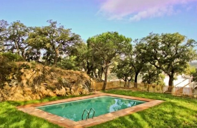 Alojamiento Rural El Lario para 4 personas (piscina a compartir)