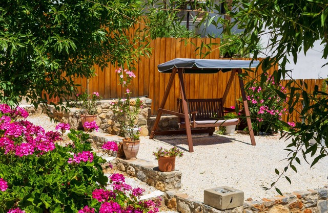 Alonaki House