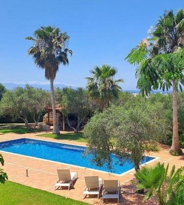 Aloni Grove Retreat