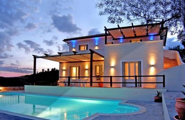 Alonissos 4-bedroom large villa with private pool