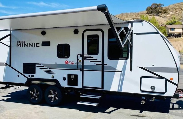 Alpaca Farm Mini Winnie Trailer