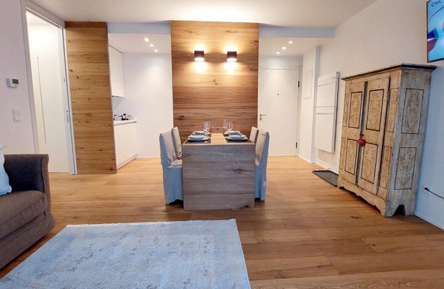 ALPENFLAIR - charming ski-to-door apartment