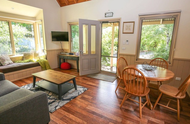 Alpine Arnica Cottages: Cottage 2