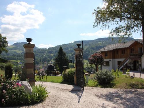 Alpine Chalet near Cafés