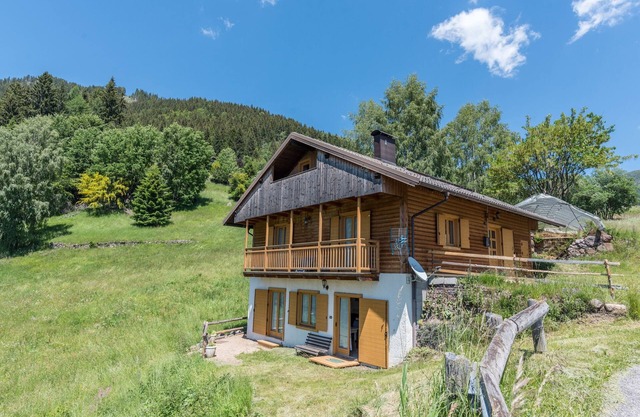 Casa de vacaciones alpina "Baita Serpillo" con vistas a la montaña únicas y jardín privado