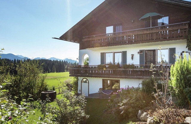Estancia alpina con balcón