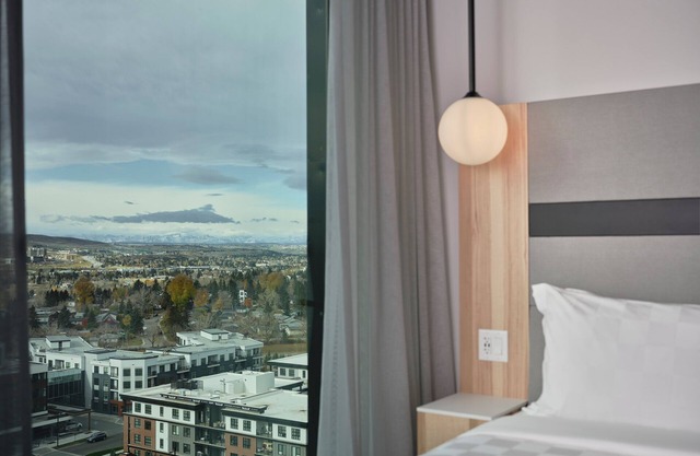 Alt Hotel Calgary University District