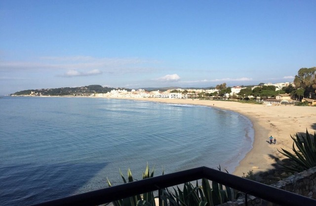 Altafulla Costa Dorada Tarragona beach house for 8 people with air conditioning