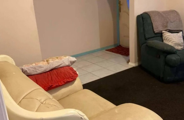 ALTONA ROOMS FOR RENT