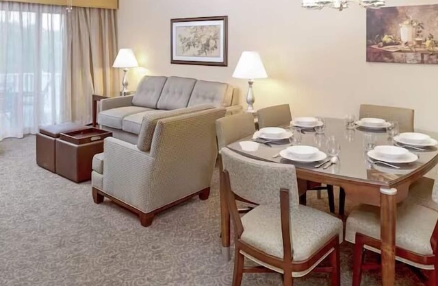 Always a Great Idea To Unwind! 2 Amazing Suites w/ Kitchen and Living Room