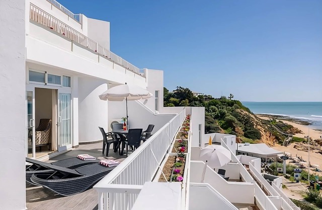Always a Great Idea To Unwind! 4 Fully-furnished Suites with Balcony, Sea View!