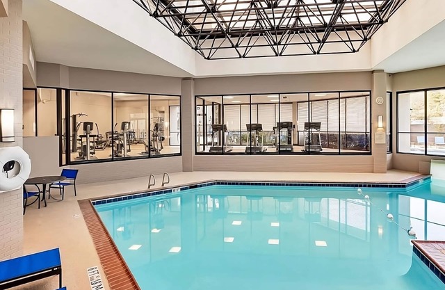 Always a Great Idea To Unwind! Pet-Friendly, w/ Pool, Near Cumberland Mall