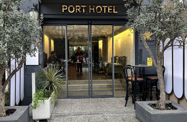 Port Hotel