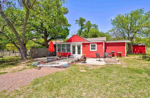 Aly's oasis with majestic mountain views