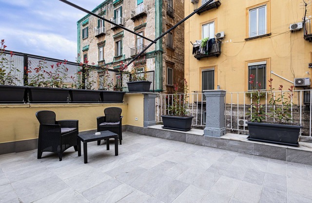 Alyde Apartments