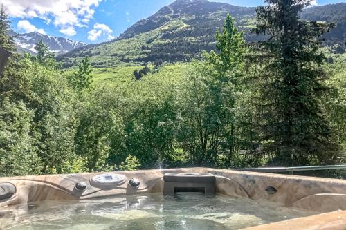 Alyeska Slopeside