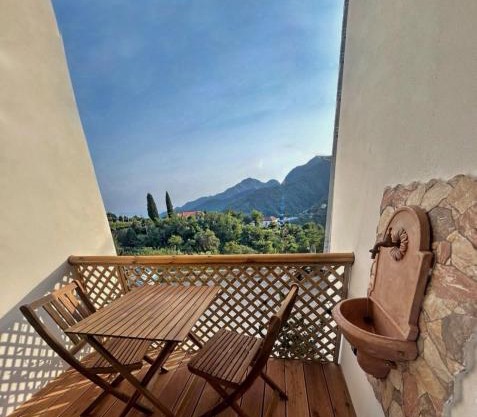Amalfi Lodge