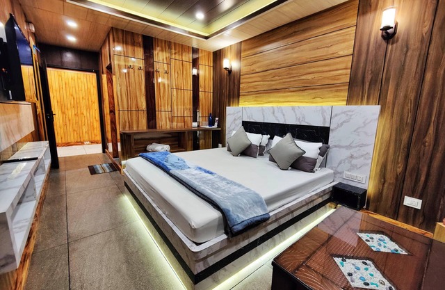 Amar Homestay - Elevate Your Travel