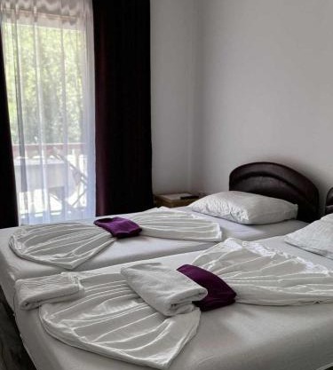 Amaro Rooms
