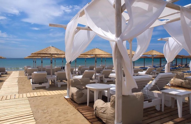 Amaryllis Beach Hotel