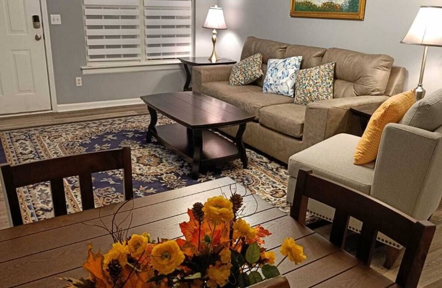 Amazing 2 bed 2 full Bath Duplex in west Rome