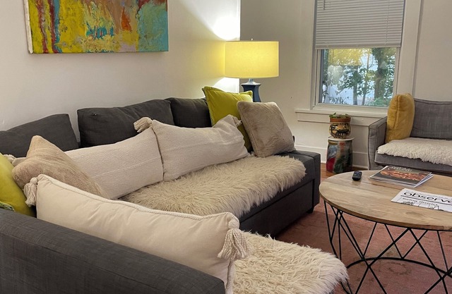 Amazing 2-bedroom apartment sunny and quiet in Great Barrington