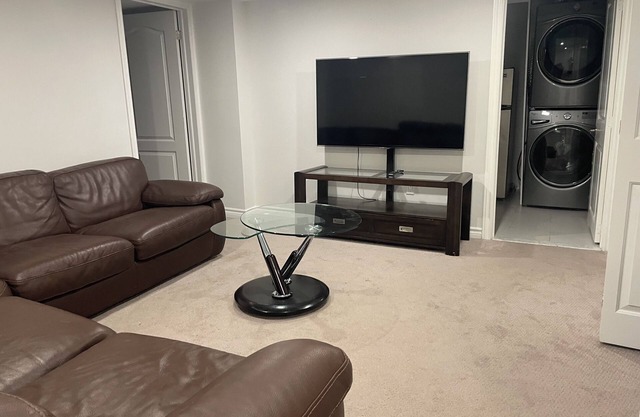 Amazing 2 Bedroom Basement In Richmondhill