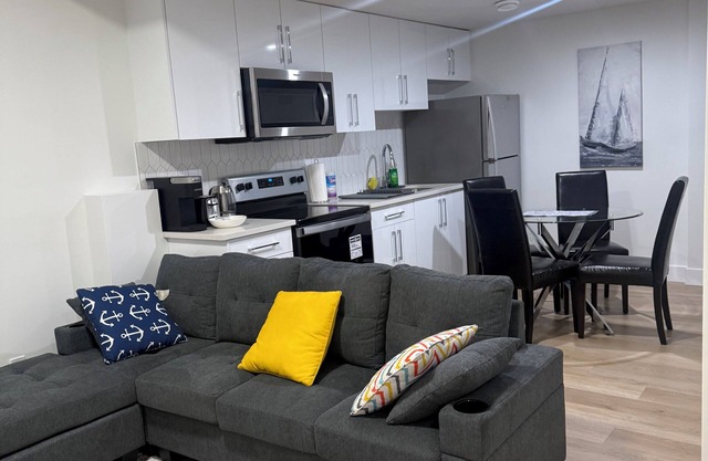 Amazing 2-bedroom house with WiFi in Edmonton
