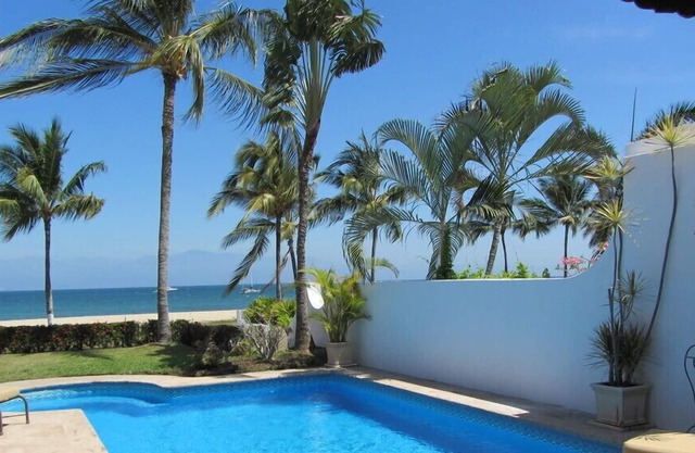 ¡Increíble villa frente al mar con 2 dormitorios, piscina privada e increíbles vistas a la bahía de Banderas!