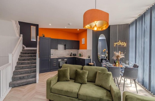 Amazing 3 Bedroom Flat Next to Brighton Beach