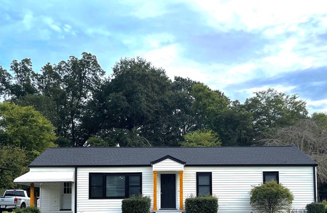 Amazing 3 bedroom house located in McDonough!