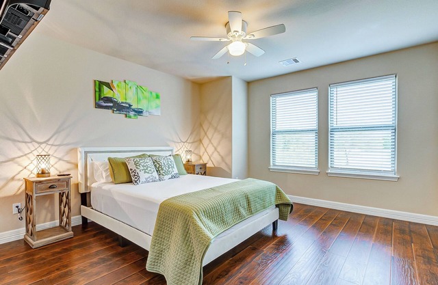 Amazing 3-bedroom townhome with AC in Houston