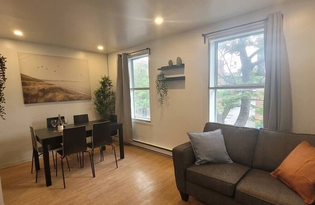 Amazing 3BDR with Private Parking!
