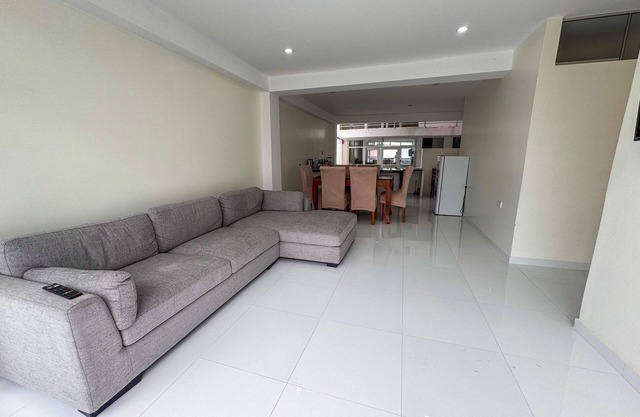 Amazing 4-bedroom third floor apartment in San Ramón