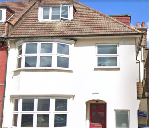 Amazing 6 bedroom house with free parking on site.