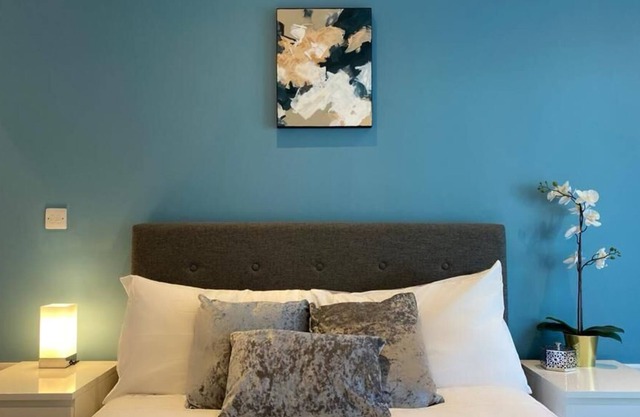 Amazing and Spacious Central London Apartment 5*