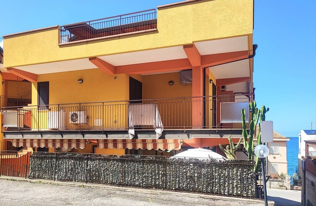 Amazing apartment in Caronia Marina with WiFi