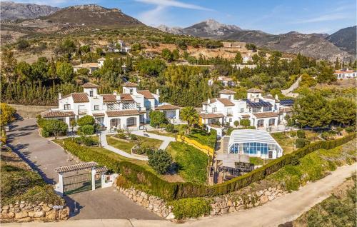 Amazing Apartment In Alcaucín
