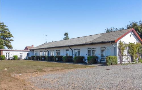 Amazing Apartment In Allinge