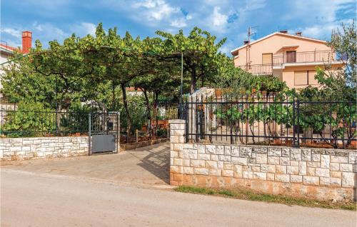 Amazing Apartment In Galizana With Wifi