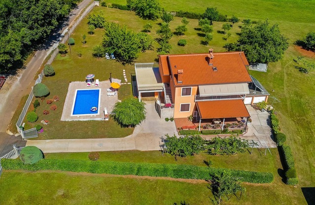 Increíble apartamento en Nedescina