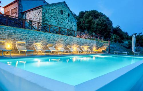 Amazing Apartment In Ponte Alla Piera