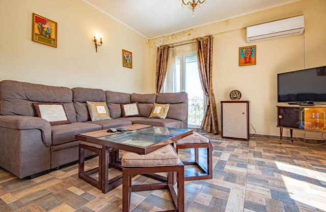 Increíble apartamento en Raslina con.