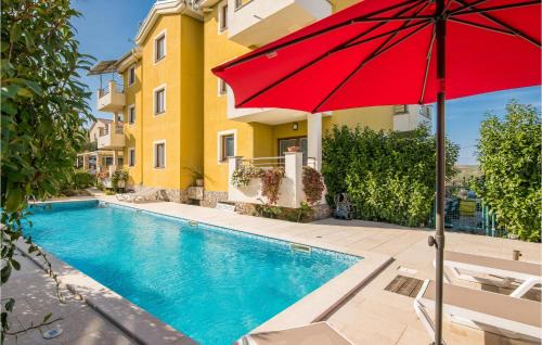 Amazing Apartment In Salatici