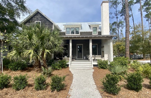 Marvelous Moreland Home Away From Home! Perfect Getaway, Includes Bikes!!