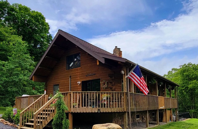 Amazing Cabin on water in the mountains w/private salted pool and hot tub!